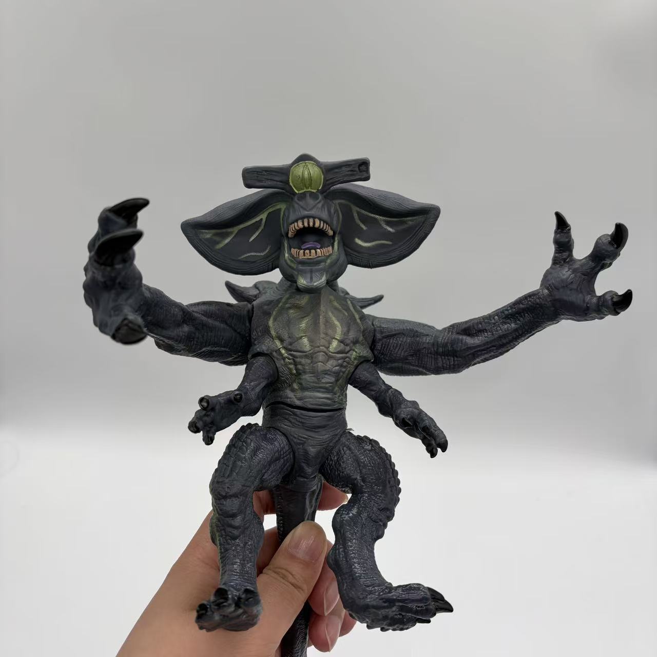 Scunner Trespasser Axe-Head Ha – Model Kit Pacific Rim recenzja i cena